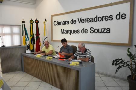 Câmara aprova projetos de energias renováveis e isenção do milho Troca-Troca