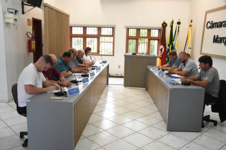 Câmara realizou sessão nesta segunda-feira (27)