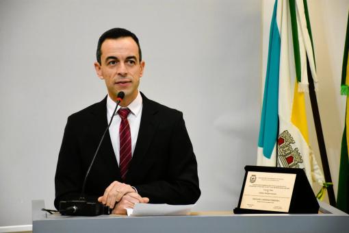 Câmara Municipal entrega Título de Cidadão Marques-souzense a Diovane Cardoso Ferreira